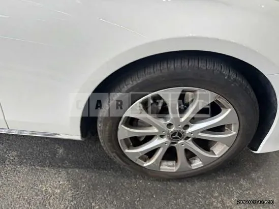 Photo 2 of 41: 2019 Mercedes-Benz E300 4Matic — Korean insurance auction