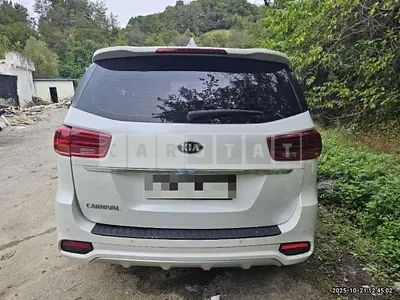 Photo 1 of 10: 2019 Kia Carnivals — Korean insurance auction
