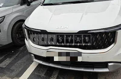Photo 1 of 33: 2024 Kia Carnivals — Korean insurance auction