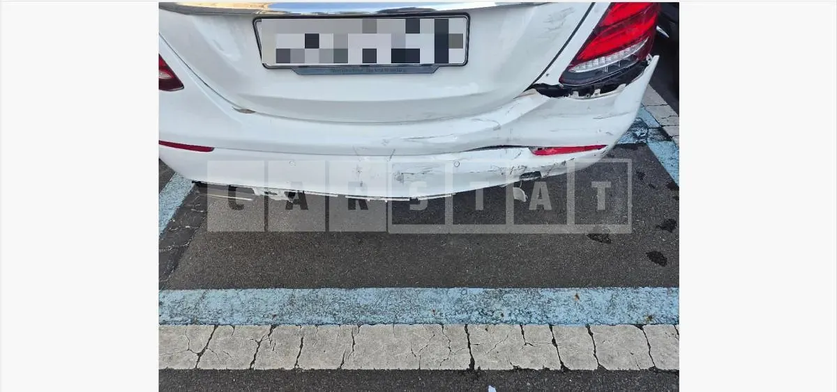 Photo 2 of 27: 2016 Mercedes-Benz E300 — Korean insurance auction