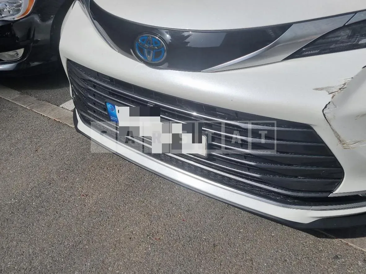 Photo 2 of 4: 2021 Toyota (parts) Siena Hybrid Headlamp — Korean insurance auction