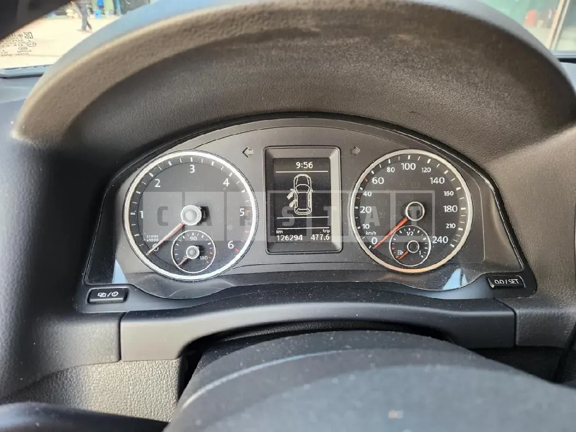 Photo 2 of 11: 2015 Volkswagen Tiguan 2.0 TDI BMT, VIN WVGZZZ5NZGW504949 — Korean insurance auction