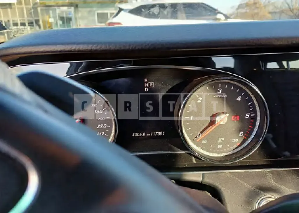 Photo 2 of 8: 2018 Mercedes-Benz E220d — Korean insurance auction