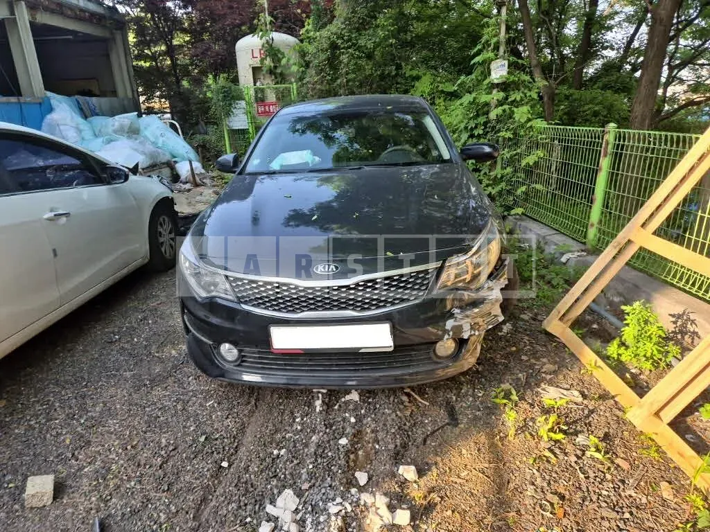 Photo 2 of 15: 2018 Kia K5, VIN KNAGS411BJA238341 — Korean insurance auction