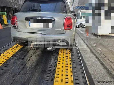Photo 1 of 25: 2022 MINI 미니 Cooper Five-Door — Korean insurance auction