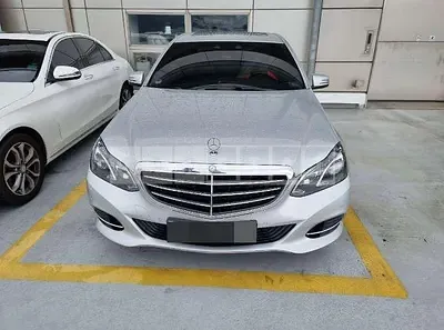 Photo 1 of 33: 2015 Mercedes-Benz E300, VIN WDDHF5FB1GB187177 — Korean insurance auction