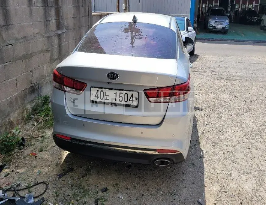 Photo 2 of 13: 2017 Kia K5, VIN KNAGT416BHA167927 — Korean insurance auction