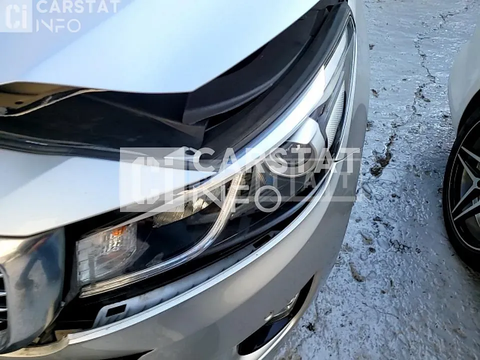 Photo 2 of 25: 2015 Kia Carnival 11 -Seater — Korean insurance auction