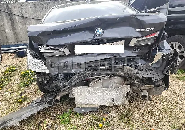Photo 2 of 18: 2018 BMW 520d, VIN WBAJC3109JG994505 — Korean insurance auction