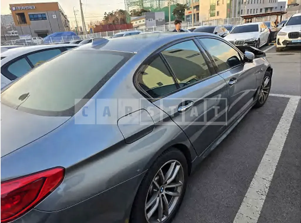 Photo 2 of 11: 2017 BMW 530i xDrive — Korean insurance auction