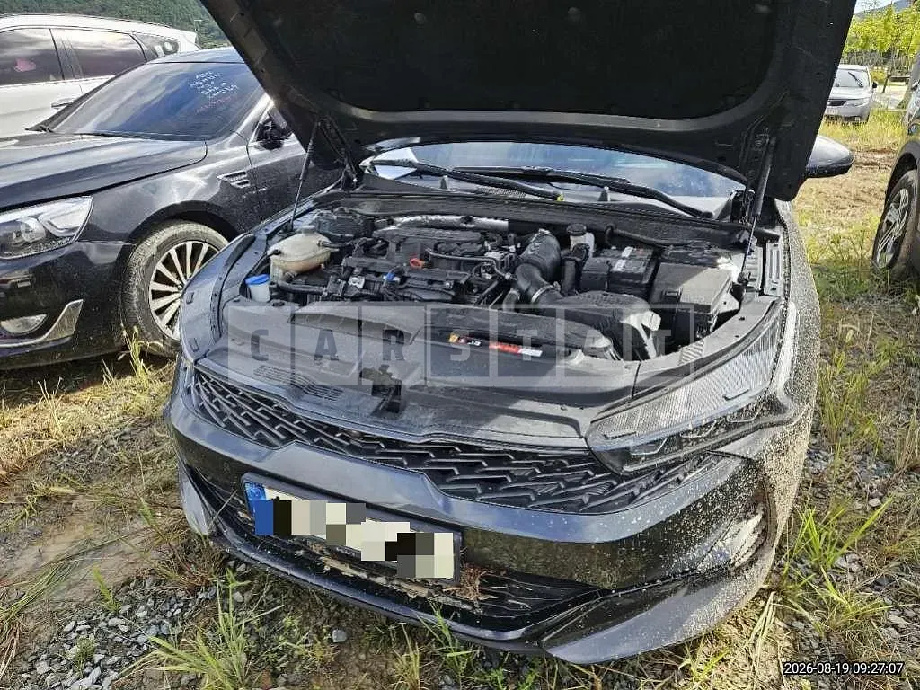 Photo 2 of 11: 2021 Kia K5 — Korean insurance auction