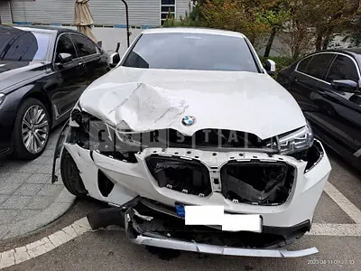 Photo 1 of 50: 2022 BMW X4 xDrive20i, VIN WBA21DT08N9L25732 — Korean insurance auction