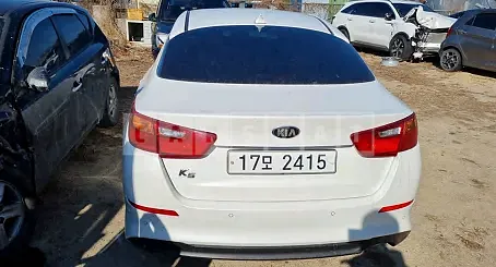 Photo 2 of 25: 2015 Kia K5, VIN KNAGL419BFA601040 — Korean insurance auction