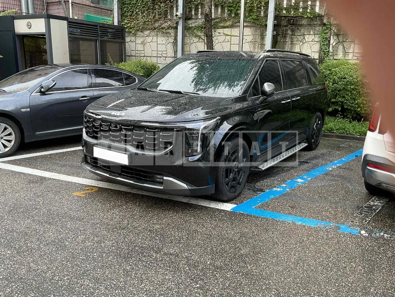 Photo 2 of 18: 2024 Kia Carnival, VIN KNANE813BRS447574 — Korean insurance auction