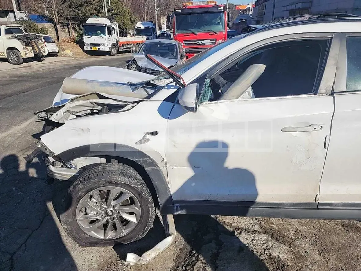 Photo 2 of 10: 2016 Hyundai Tucson TL 1.7, VIN KMHJ2815GHU217833 — Korean insurance auction