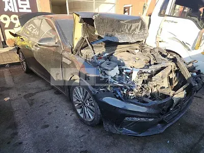 Photo 1 of 6: 2018 Kia K5, VIN KNAGU411BKA265258 — Korean insurance auction