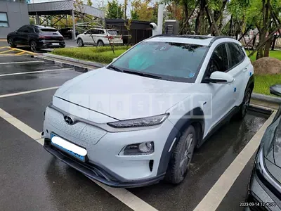 Photo 1 of 10: 2018 Hyundai Kona Electric, VIN KMHK381GFKU007506 — Korean insurance auction