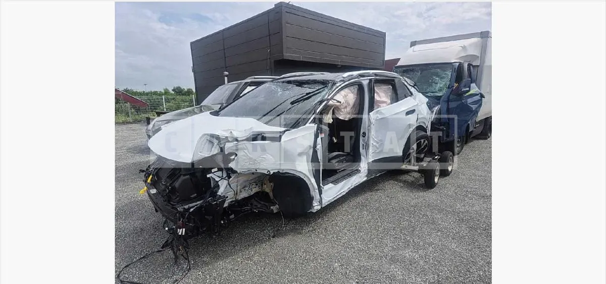 Photo 2 of 16: 2025 Volkswagen ID.4 Pro — Korean insurance auction