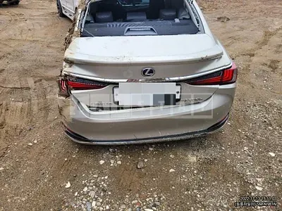 Photo 1 of 10: 2019 Lexus ES300h, VIN JTHB21B15K2025514 — Korean insurance auction