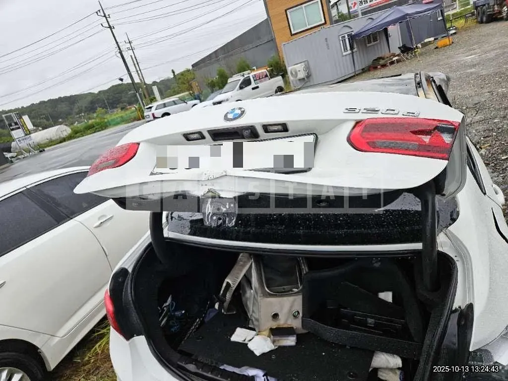 Photo 2 of 20: 2015 BMW 320d — Korean insurance auction
