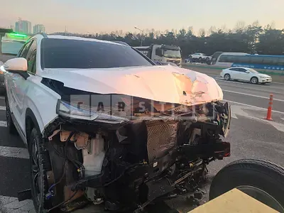 Photo 1 of 8: 2020 Hyundai Santa Fe, VIN KMHS381BBLU254272 — Korean insurance auction