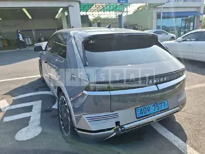 Photo 1 of 10: 2022 Hyundai Modern Ionic 5, VIN KMHKR81AFNU032095 — Korean insurance auction