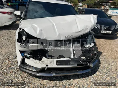 Photo 1 of 11: 2022 Kia Carnival, VIN KNANE81BBPS203634 — Korean insurance auction