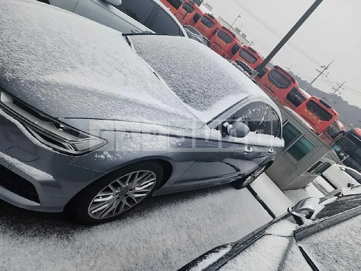 Photo 2 of 15: 2018 Audi A6 35 TDI, VIN WAUZZZ4G0JN107849 — Korean insurance auction