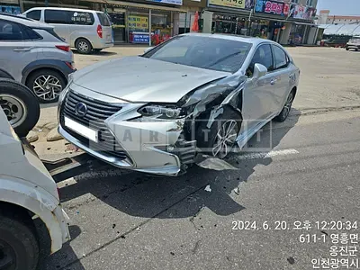 Photo 1 of 10: 2016 Lexus ES300h, VIN JTHBW1GGXG2130865 — Korean insurance auction