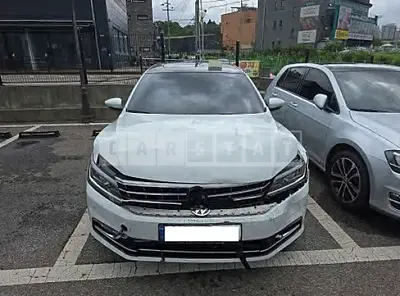 Photo 1 of 16: 2018 Volkswagen Passat 2.0 TSI — Korean insurance auction