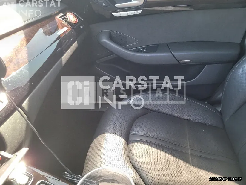 Photo 2 of 18: 2015 Audi A8L 50 TDI quattro, VIN WAUZZZ4H1FN019649 — Korean insurance auction