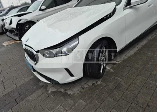 Photo 2 of 32: 2024 BMW i5 eDrive40 — Korean insurance auction