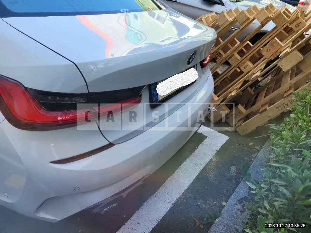 Photo 2 of 30: 2021 BMW 320i, VIN WBA5X5104MFL14649 — Korean insurance auction