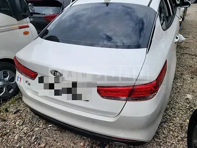Photo 1 of 39: 2016 Kia K5 2.0 — Korean insurance auction