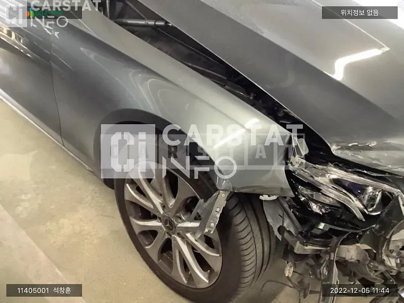 Photo 2 of 31: 2020 Mercedes-Benz E300 4Matic, VIN WDDZF4KB4LA742031 — Korean insurance auction