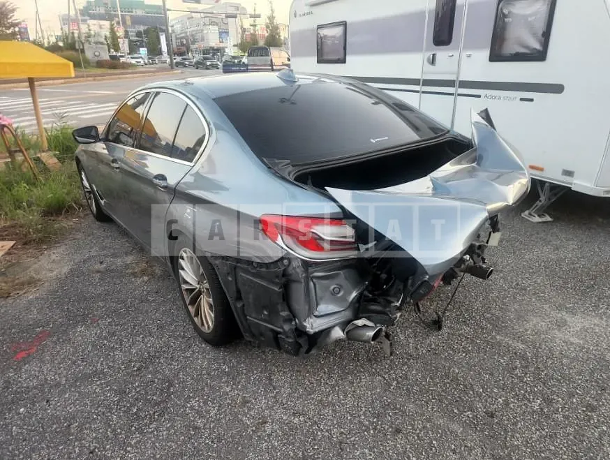 Photo 2 of 5: 2018 BMW 520d — Korean insurance auction