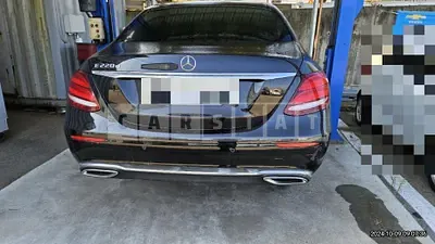 Photo 1 of 17: 2017 Mercedes-Benz E220 d — Korean insurance auction