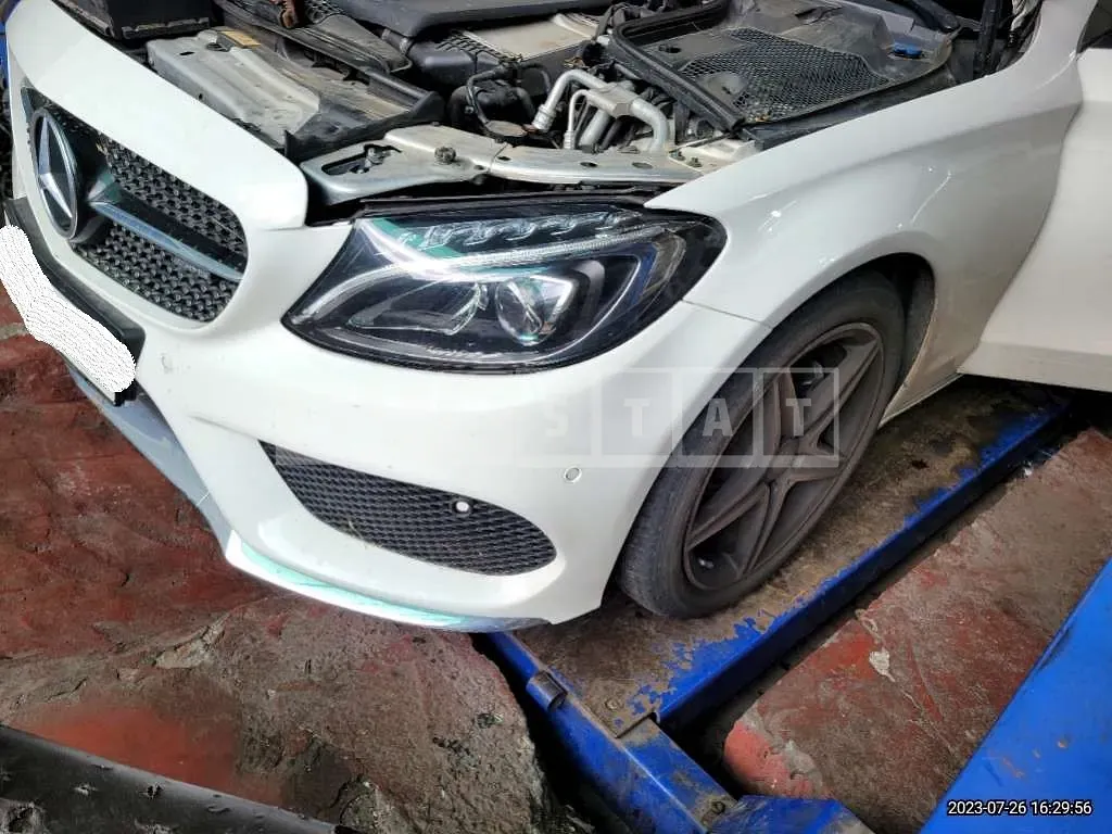 Photo 2 of 26: 2017 Mercedes-Benz C 200, VIN WDDWF4CB3HF480899 — Korean insurance auction