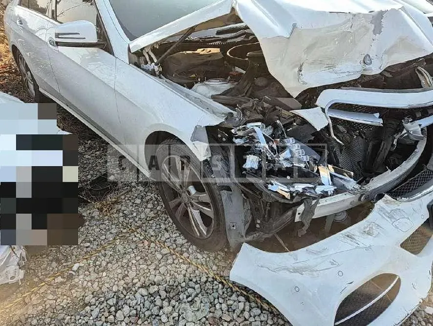Photo 2 of 19: 2014 Mercedes-Benz E220 CDI — Korean insurance auction