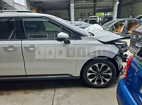 Photo 2 of 44: 2023 Kia Carnival — Korean insurance auction