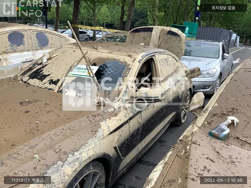 Photo 2 of 4: 2018 Genesis G70, VIN KMTG541EBJU009008 — Korean insurance auction