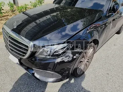 Photo 1 of 9: 2017 Mercedes-Benz E300 4Matic, VIN WDDZF4KB7HA078394 — Korean insurance auction
