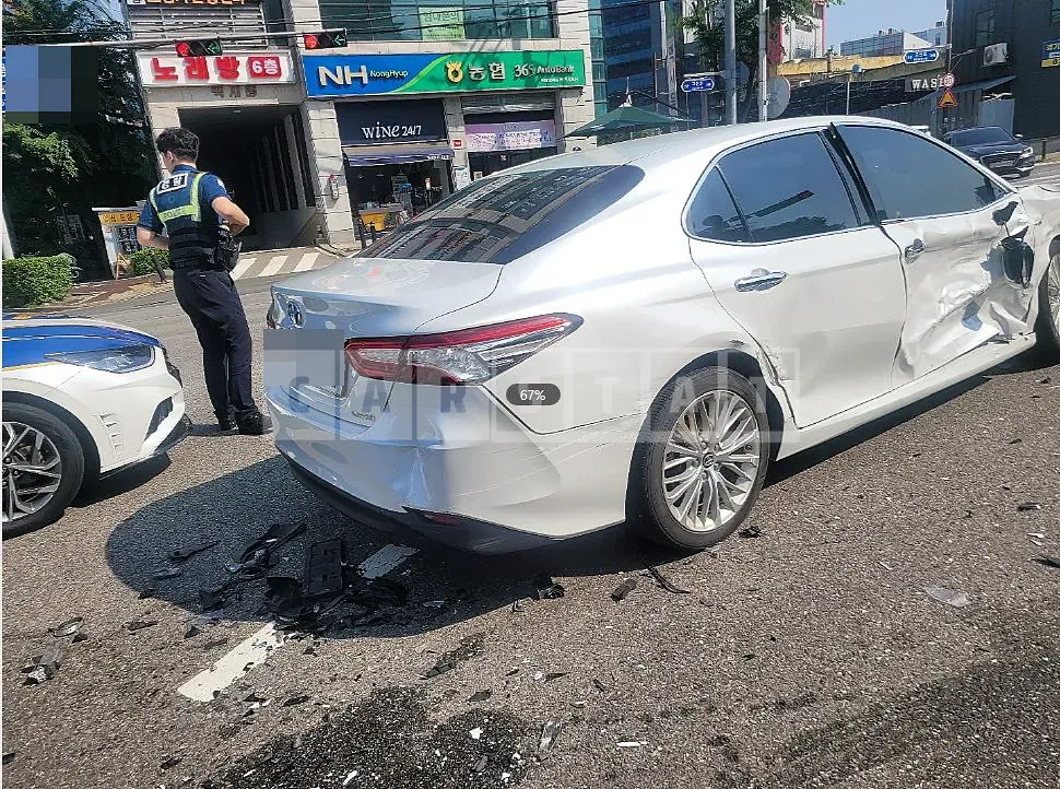 Photo 2 of 10: 2018 Toyota Camry Hybrid — Korean insurance auction