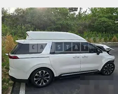 Photo 1 of 49: 2021 Kia Carnivals — Korean insurance auction