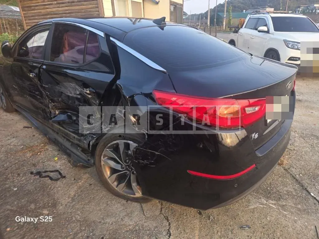 Photo 2 of 7: 2015 Kia K5 — Korean insurance auction