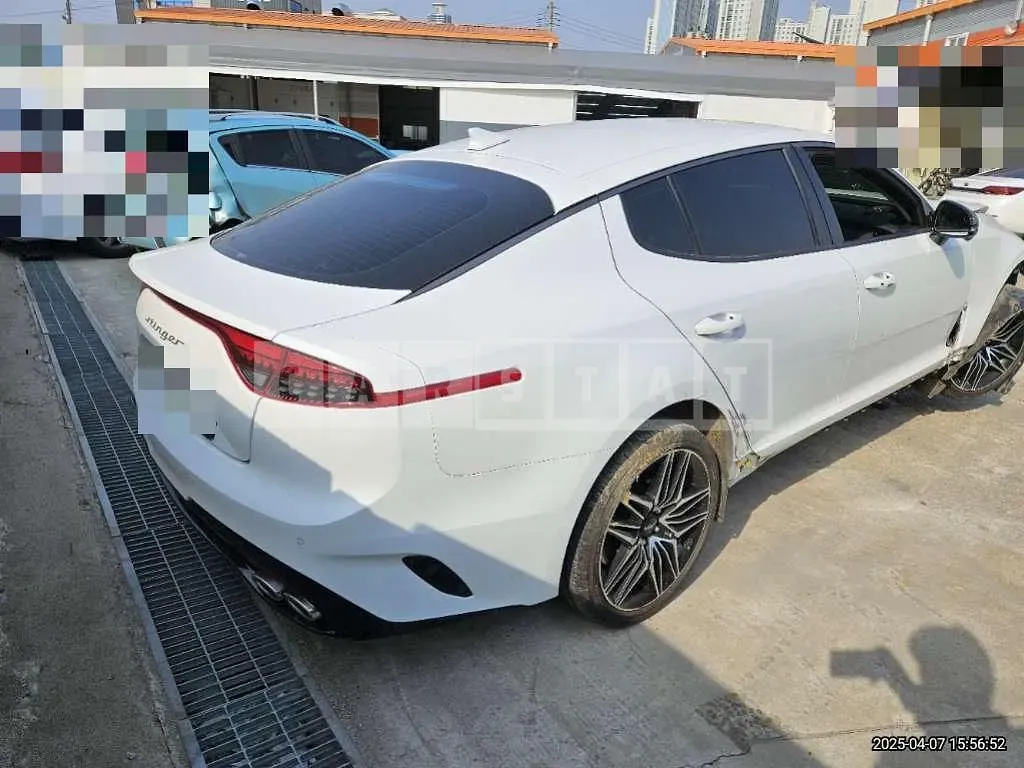 Photo 2 of 13: 2022 Kia Stinger 2.5T — Korean insurance auction
