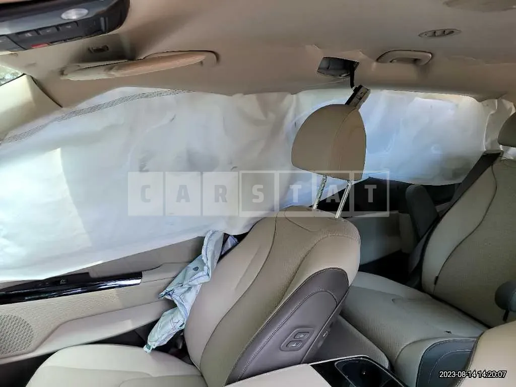Photo 2 of 16: 2023 Kia Carnival Limousine, VIN KNANE813BPS277145 — Korean insurance auction