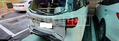 Photo 1 of 7: 2016 Kia Carnival Limousine, VIN KNAME81ABGS143959 — Korean insurance auction