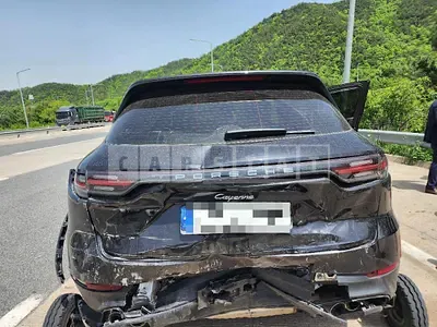 Photo 1 of 98: 2021 Porsche Cayenne — Korean insurance auction