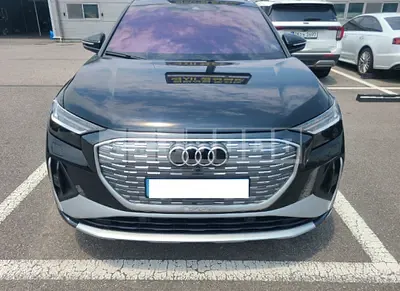 Photo 1 of 34: 2022 Audi Q4 e-tron 40 — Korean insurance auction
